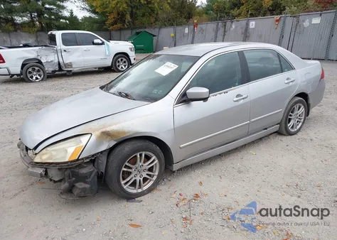 2007 Honda Accord 2.4 Se z USA, uszkodzony, nr VIN 1HGCM56327A156191